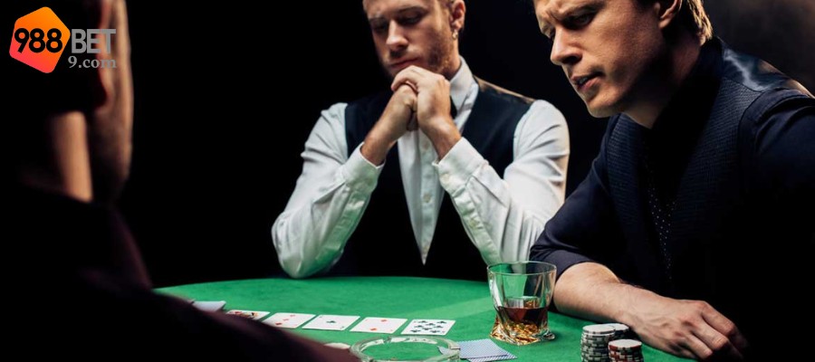 Bluff trong Poker giúp bạn tạo sức ép tâm lý khiến đối thủ bỏ cuộc